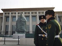 Tượng Khổng Tử “biến mất” tại quảng trường Thiên An Môn