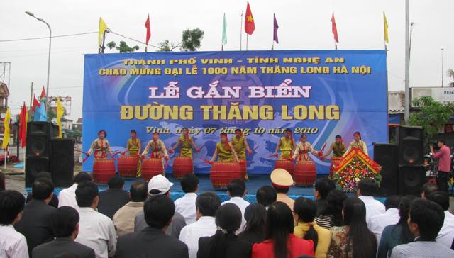 Lễ gắn biển đặt tên đường Thăng Long 