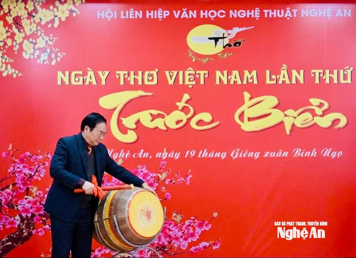 Ngày thơ Việt Nam tại Nghệ An