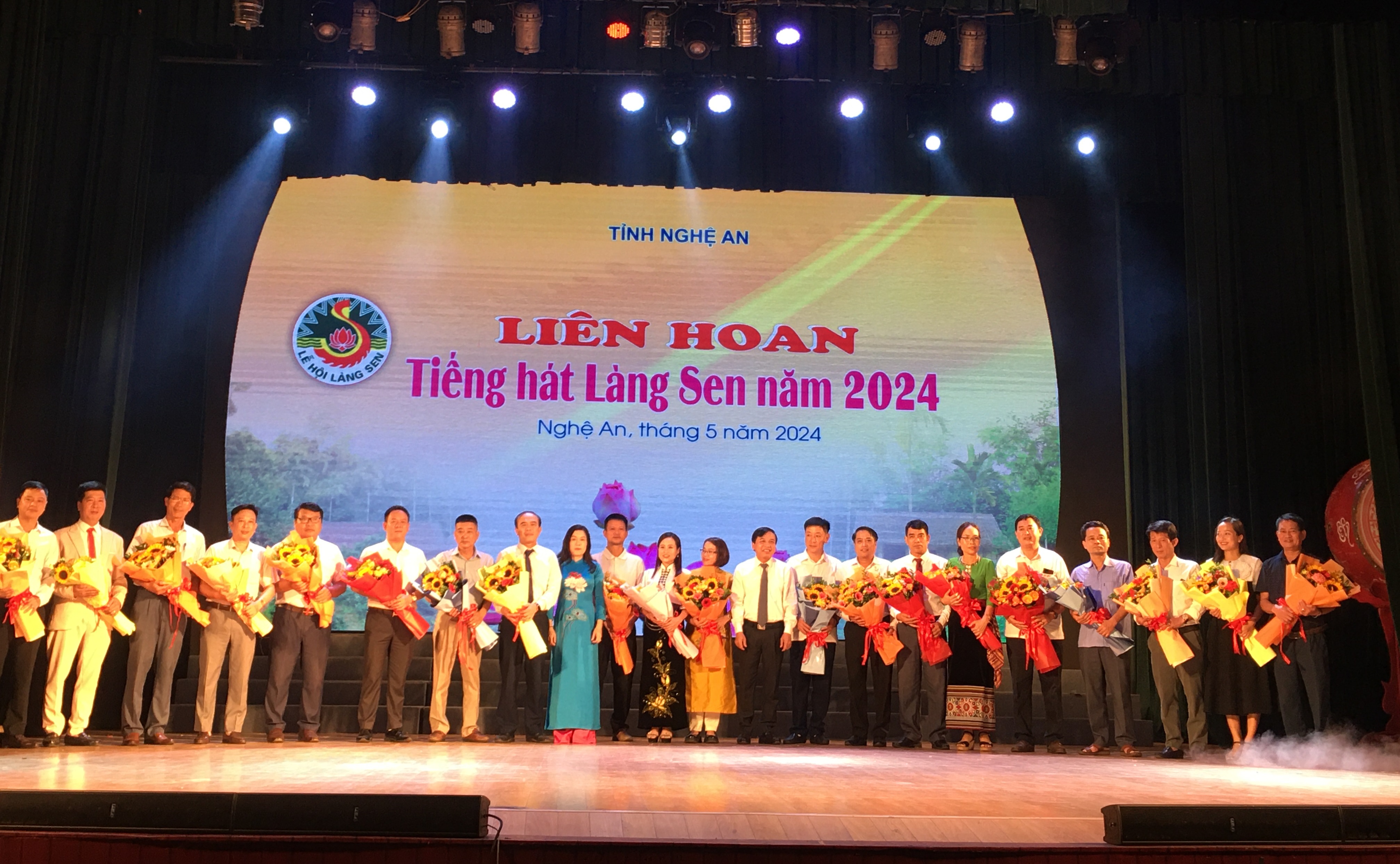 20 đoàn nghệ thuật quần chúng tham gia Liên hoan Tiếng hát Làng Sen năm 2024