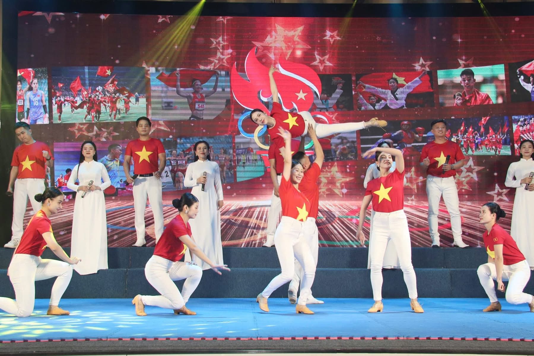 Toạ đàm Kỷ niệm 80 năm Ngày truyền thống ngành Thể dục thể thao Việt Nam.