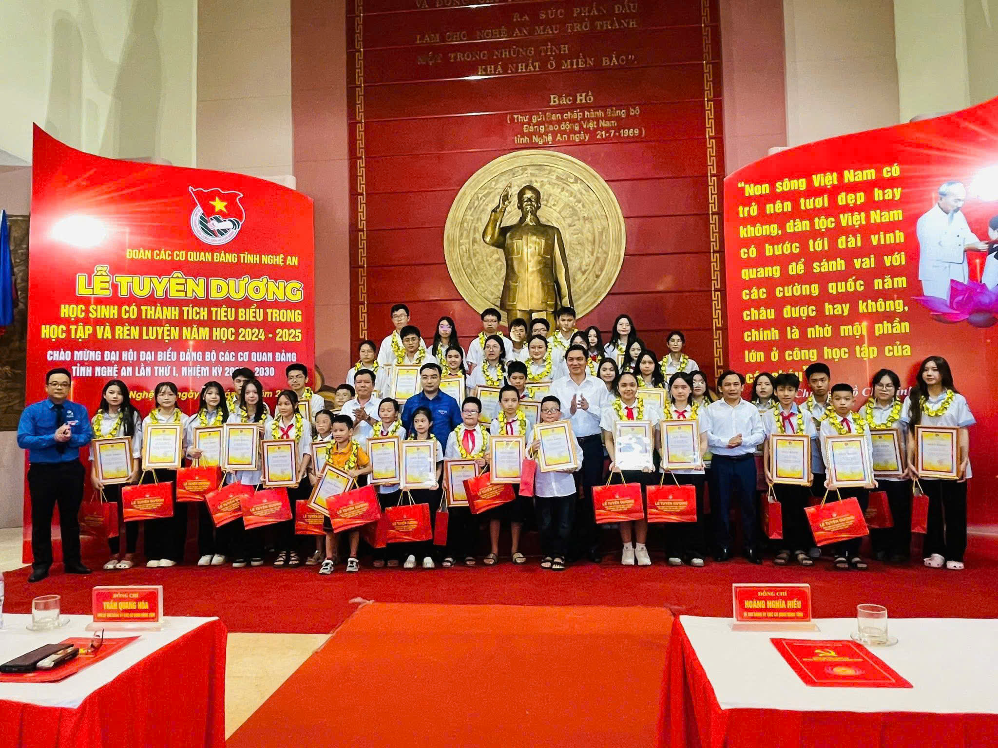 Lễ Tuyên dương học sinh có thành tích tiêu biểu năm học 2024-2025