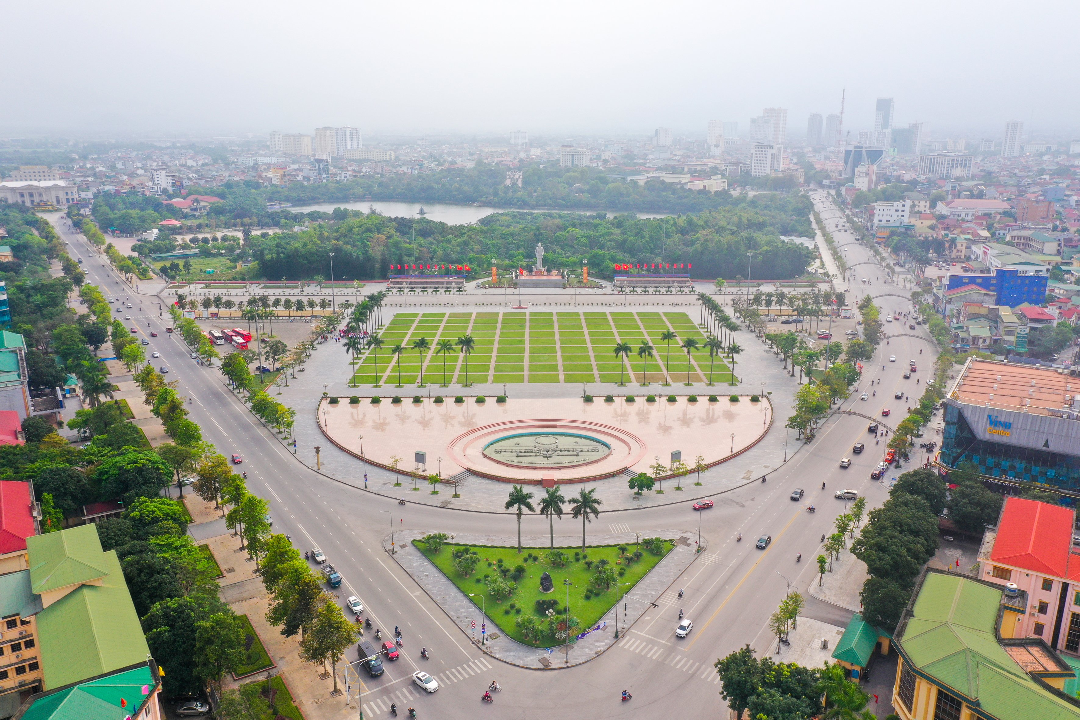Quảng trường Hồ Chí Minh và Tượng đài Bác Hồ - 20 năm xây dựng và phát triển