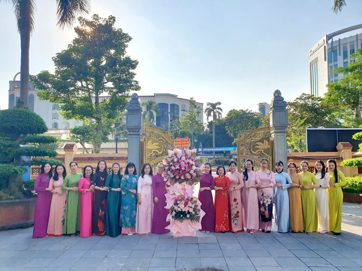 Hơn 1.000 cán bộ, hội viên phụ nữ dâng hương tưởng niệm đồng chí Nguyễn Thị Minh Khai nhân Ngày Phụ nữ Việt Nam 20/10