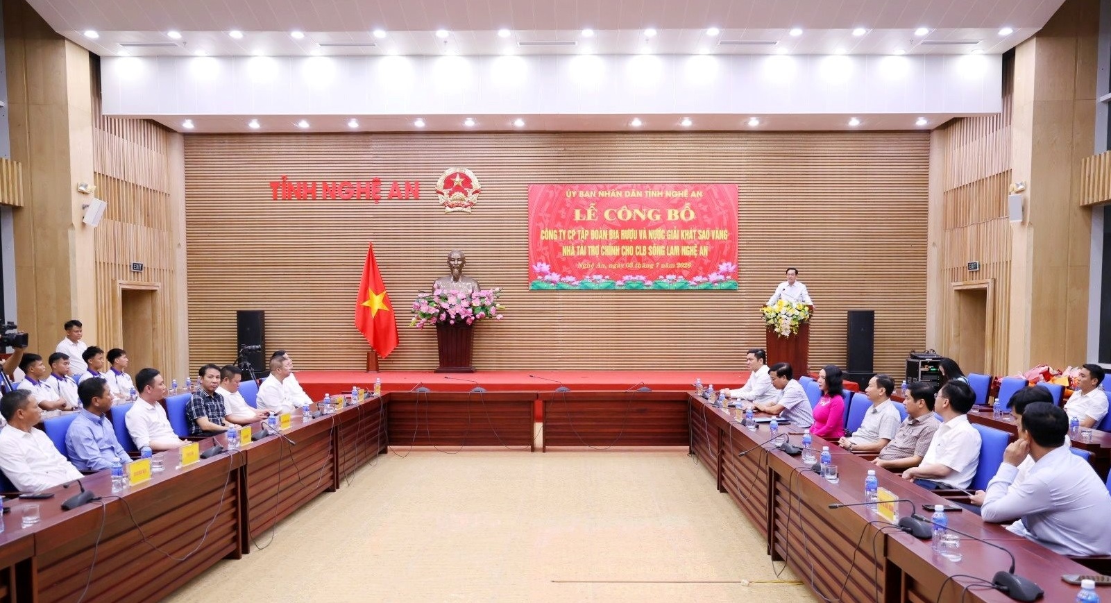 Sông Lam Nghệ An chính thức có nhà tài trợ mới