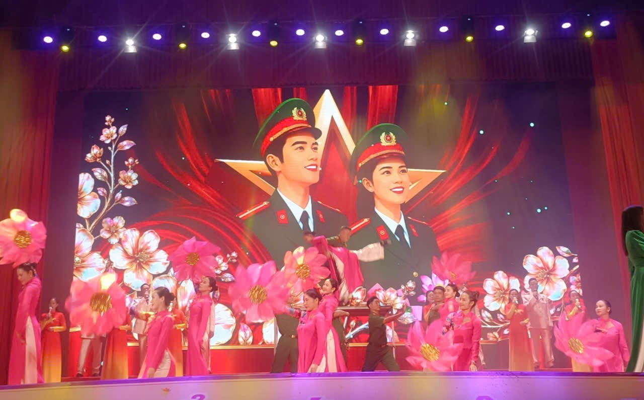 Tổng duyệt chương trình nghệ thuật “Vững bình yên trên đất Nghệ”