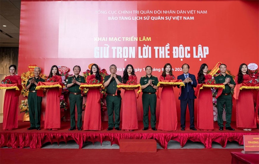Triển lãm “Giữ trọn lời thề độc lập”