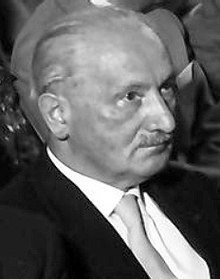 Đọc Martin Heidegger: Nguồn gốc của tác phẩm nghệ thuật [kỳ I]