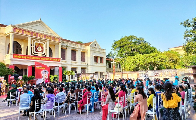 Khai mạc trưng bày chuyên đề “Ký ức Nhà lao Vinh”