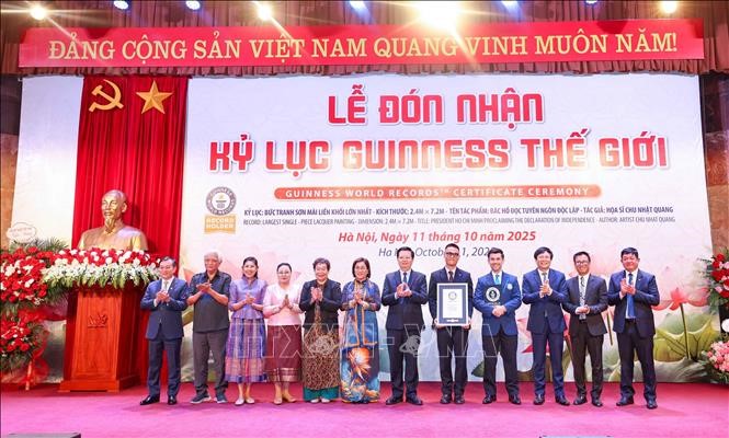 Tác phẩm “Bác Hồ đọc Tuyên ngôn Độc lập” xác lập Kỷ lục Guinness Thế giới