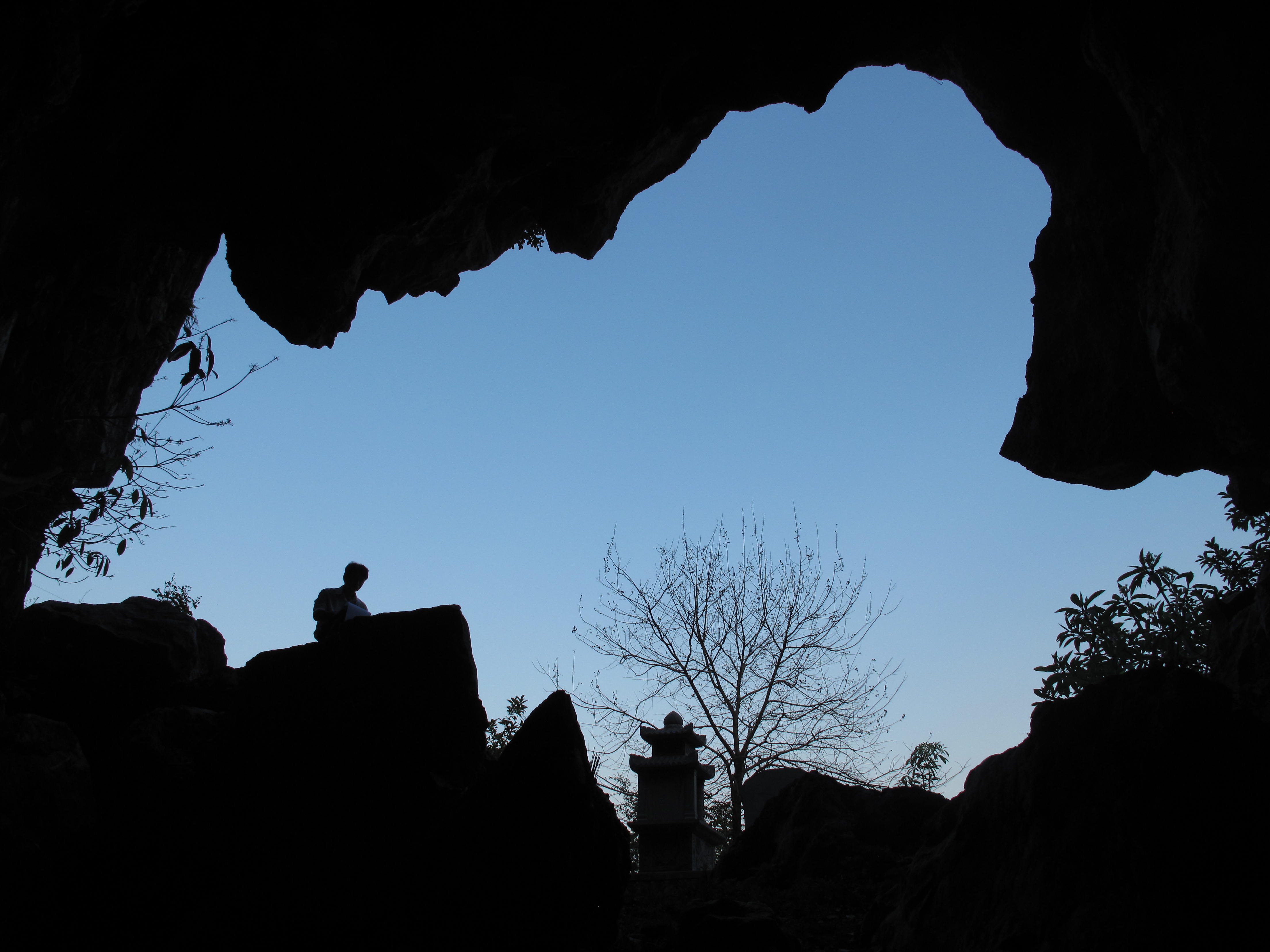 Hang Hỏa Tiễn - nơi những linh hồn trong đá hóa thành bất tử