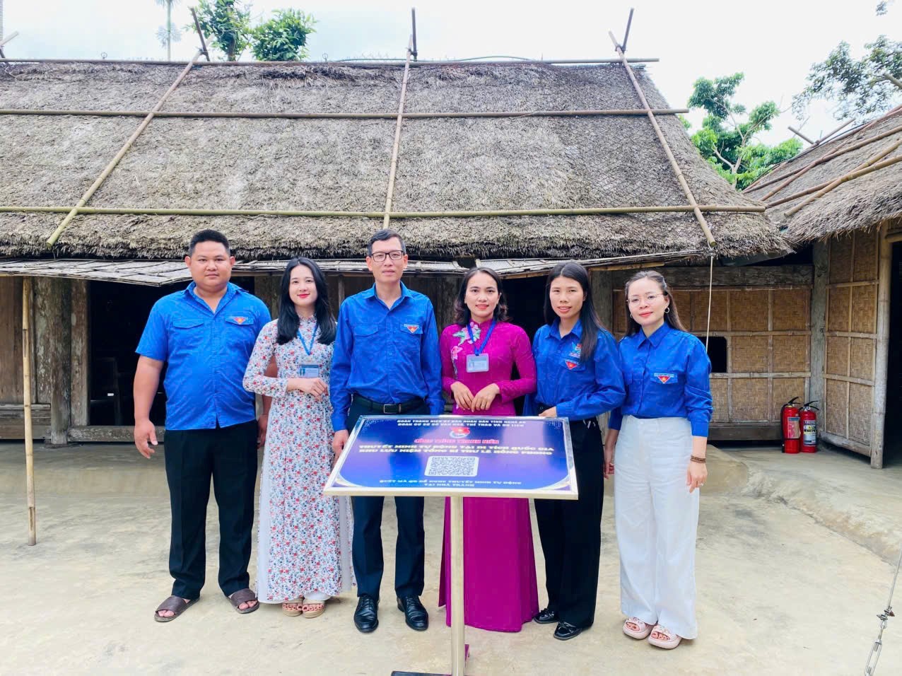 Đoàn thanh niên Sở Văn hóa, Thể thao và Du lịch Nghệ An trao tặng công trình “Thuyết minh tự động” tại các địa chỉ đỏ