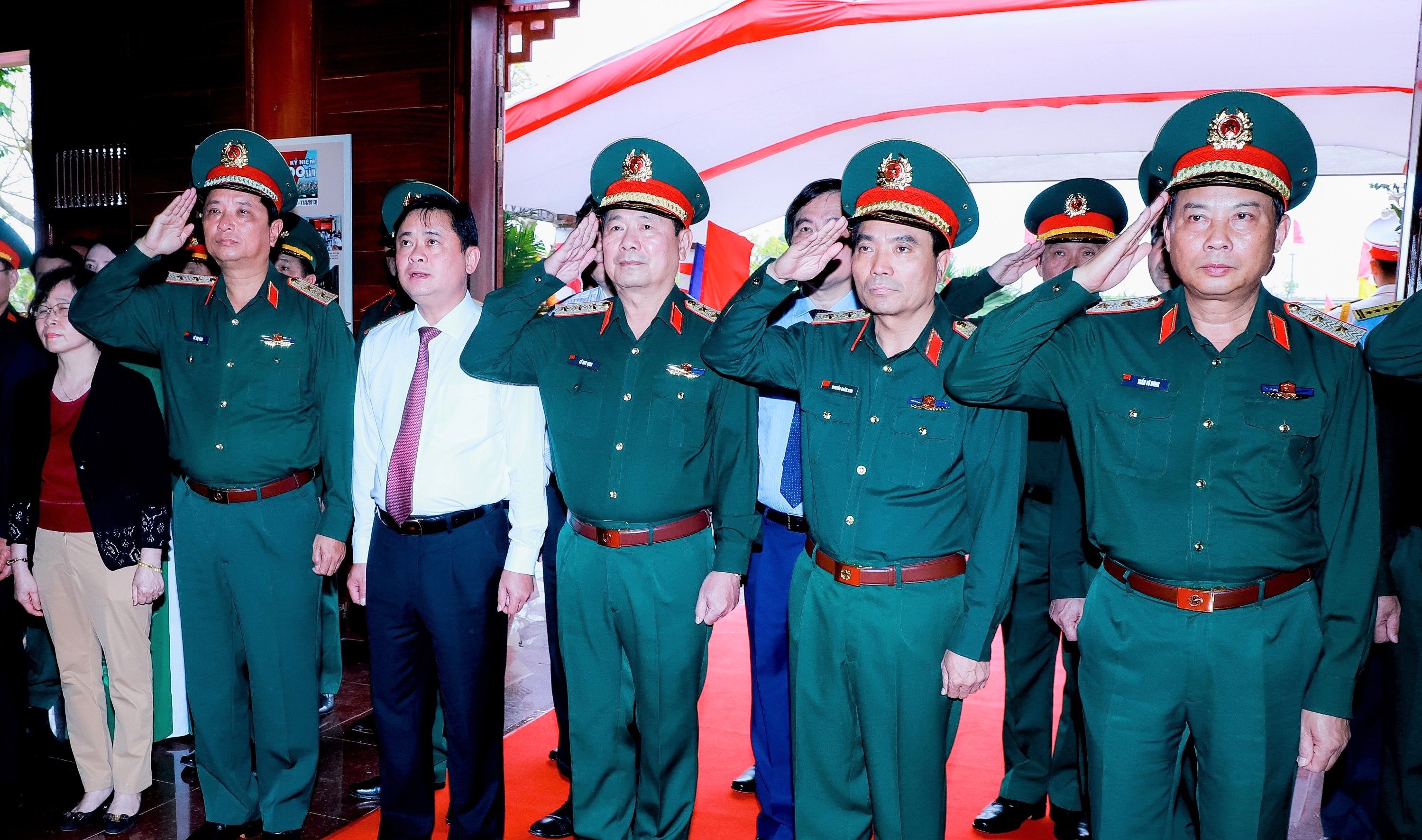 Dâng hương tưởng niệm 110 năm ngày sinh Đại tướng Chu Huy Mân