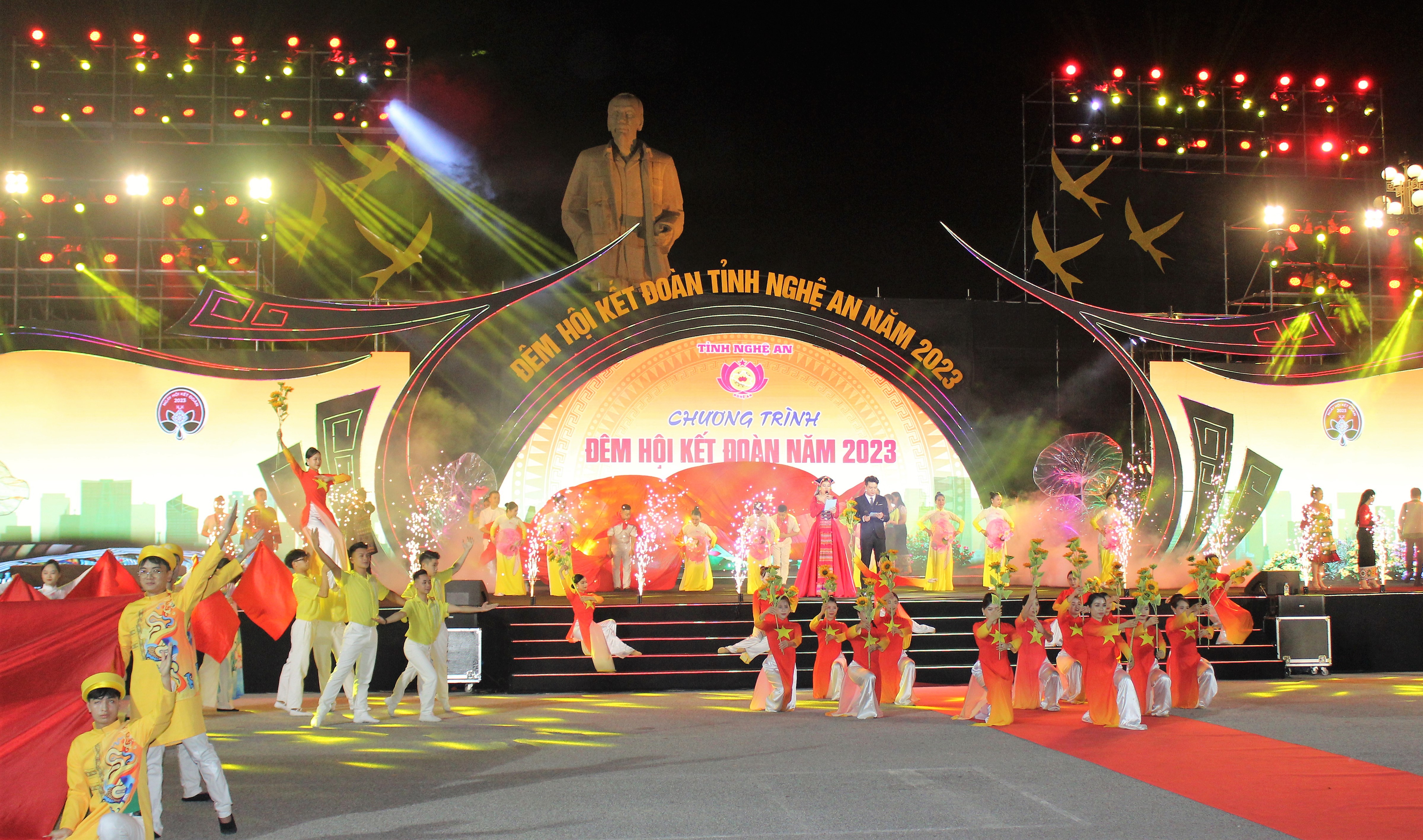 Ấn tượng Chương trình “Đêm hội kết đoàn tỉnh Nghệ An năm 2023"